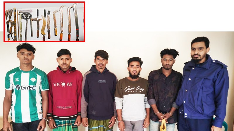 হোমনায় সেনা অভিযানে দেশীয় অস্ত্রসস্ত্রসহ ৫ যুবক আটক