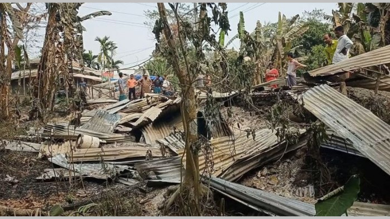আমতলীতে প্রতিহিংসার আগুনে ৫টি দোকান পুরে ছাই