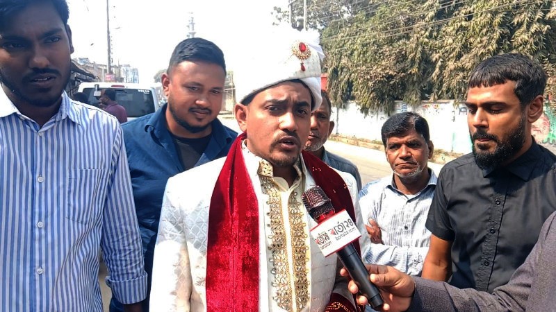 সৈয়দপুরে বিয়ের আসর ছেড়ে কেন্দ্রে গিয়ে ভোট দিলেন বর
