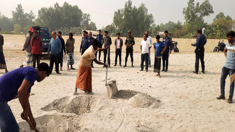 সিরাজগঞ্জে ১০ মণ ঘোড়ার মাংস জব্দ, দুইজনকে কারাদন্ড