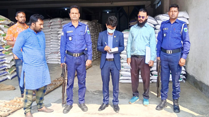 নন্দীগ্রামে ভ্রাম্যমাণ আদালতের অভিযান অটো রাইস মিলে জরিমানা, তিন মাদকসেবীর কারাদন্ড
