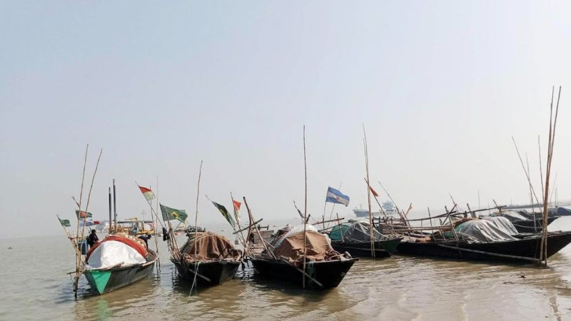 ইলিশ উৎপাদন বাড়াতে আগামী দুই মাস নদীতে মাছ ধরা নিষিদ্ধ