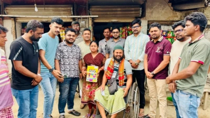 যশোরে আল মামুন ফাউন্ডেশনের সহায়তায় স্বাবলম্বী হওয়ার পথে প্রতিবন্ধী জুয়েল