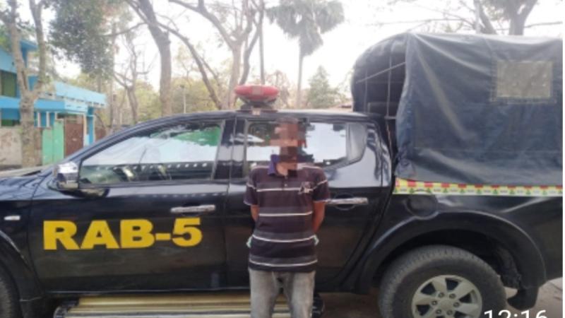 তানোরে ট্যাপেন্টাডলসহ যুবক গ্রেফতার