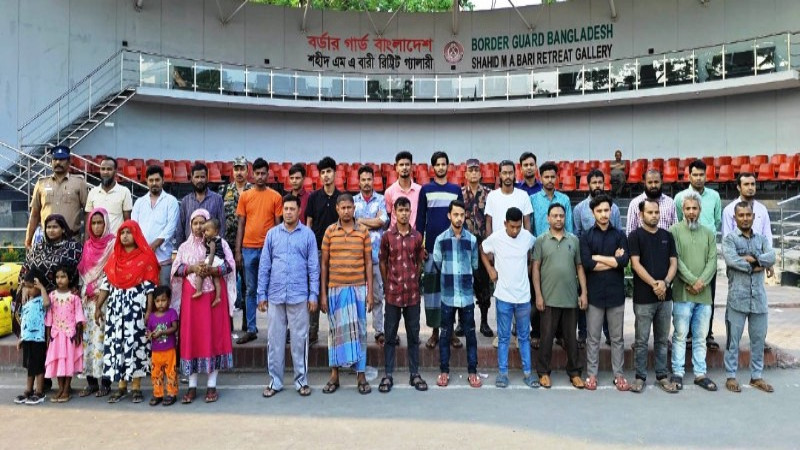 ভারত আটক ৩৩ বাংলাদেশিকে বেনাপোল চেকপোস্ট দিয়ে স্বদেশে ফেরত