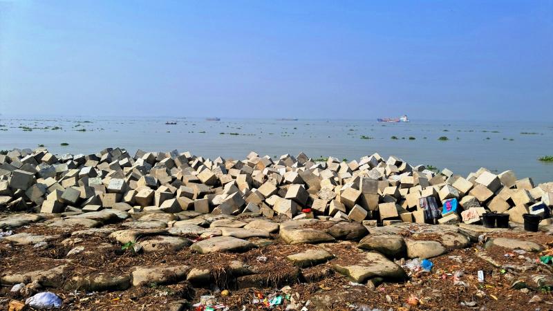চাঁদপুরে মেঘনার ভাঙন প্রতিরোধে ৮শ’ কোটি টাকা ব্যয়ে নির্মিত হচ্ছে বাঁধ