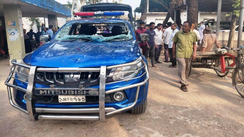 তিস্তায় রণক্ষেত্র: অবৈধ পাথর উত্তলনে বাধা ইউপি চেয়ারম্যান, পুলিশ ও সাংবাদিকসহ আহত অর্ধশতাধিক