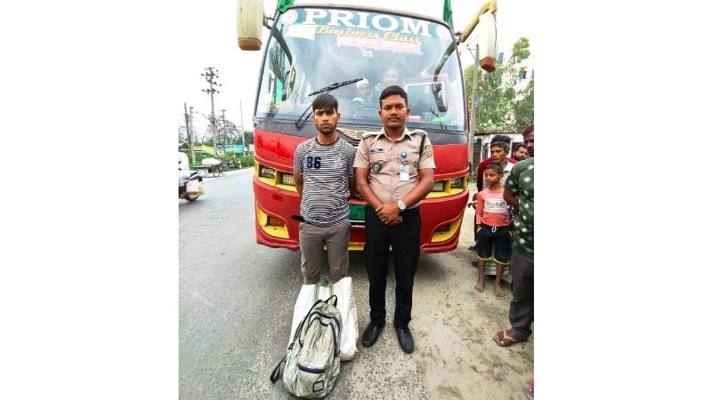 সৈয়দপুরে ৪৮০০ পিস ইয়াবাসহ যুবক আটক