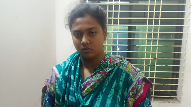 বিরামপুরে মাদক সম্রাজ্ঞী সাথী গ্রেপ্তার