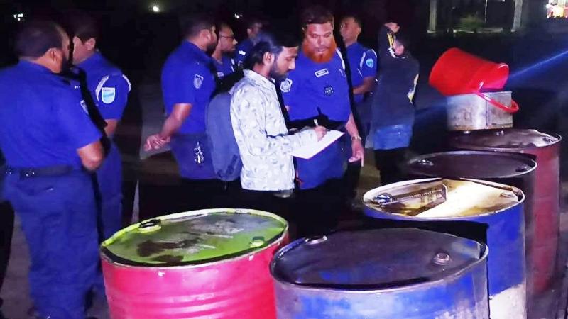 কালিয়াকৈরে ৩ হাজার লিটার ডিজেল জব্দ, কৃত্রিম সংকটের চেষ্টায় জরিমানা