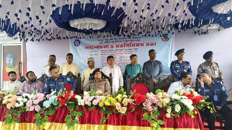 পুলিশের সভায় মহাসড়কের অব্যবস্থাপনায় ক্ষোভ অনুমুক্ত আলোচনায়, ব্যবস্থার আশ্বাস ডিআইজি’র