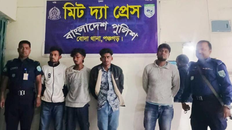 বোদায় গাঁজাসহ ৪ মাদক ব্যবসায়ী আটক