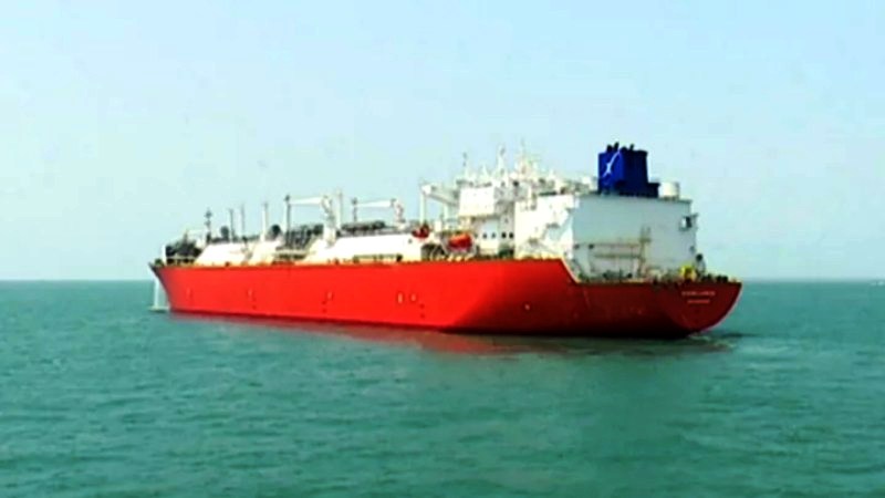 মালয়েশিয়া থেকে এল ৩০ হাজার টন ডিজেল