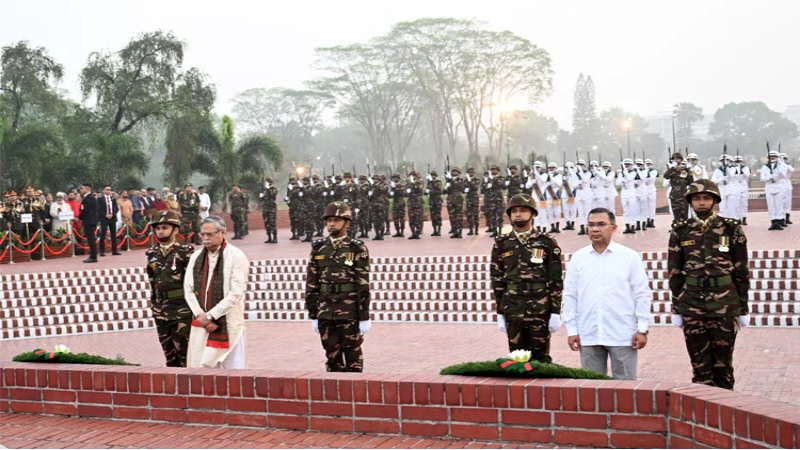 জাতীয় স্মৃতিসৌধে রাষ্ট্রপতি-প্রধানমন্ত্রীর শ্রদ্ধা নিবেদন