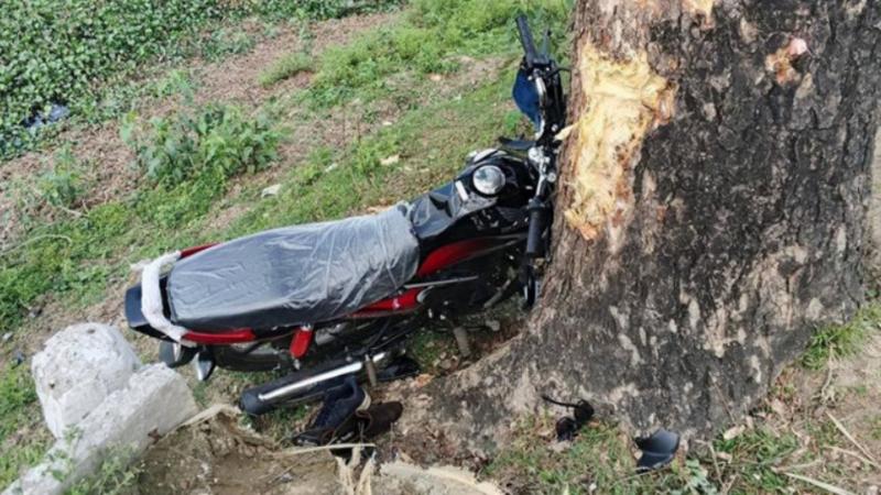 যশোরের শার্শায় গাছের সঙ্গে মোটরসাইকেলের ধাক্কায় দুই যুবক নিহত