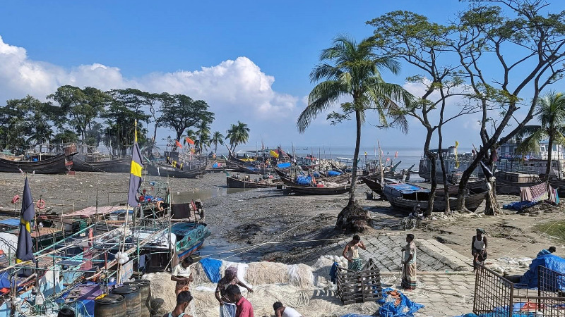 স্বাধীনতার ৫৪ বছরেও বিদ্যুৎহীন মনপুরা