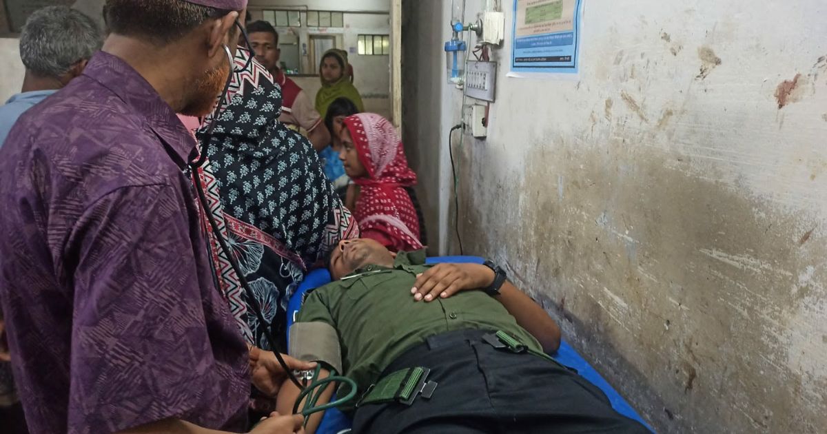 দেবীগঞ্জে ফুয়েল কার্ড চেক করার সময় ইউএনও’র ওপর হামলা, বডিগার্ড আহত