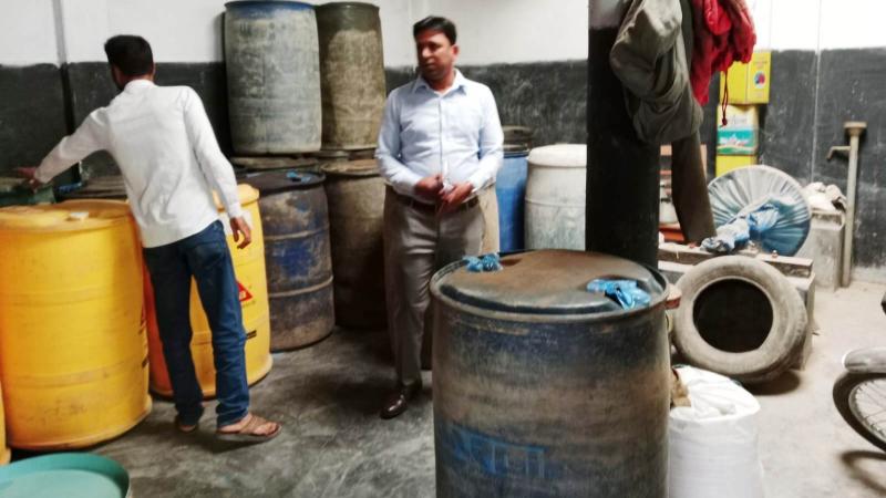 গোদাগাড়ীতে জ্বালানি তেলের অবৈধ মজুদ রাখায় ২৫ হাজার টাকা জরিমানা