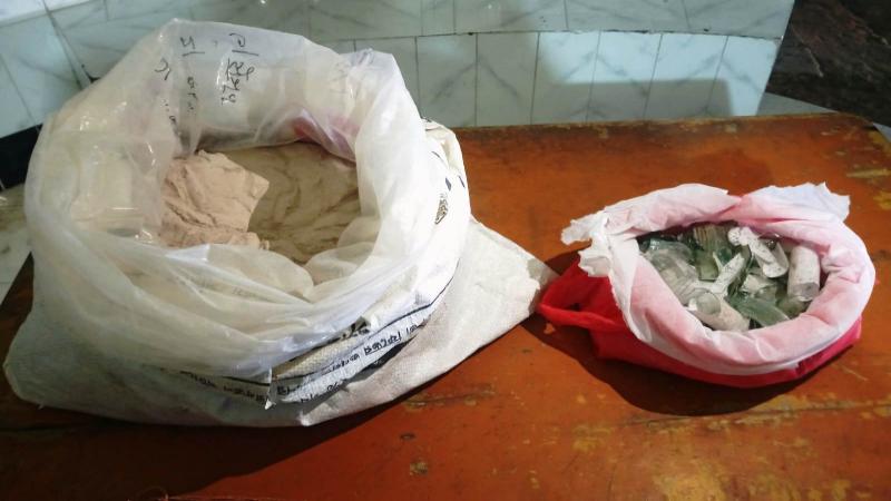 গোদাগাড়ীতে সাড়ে ১২কেজি পাউডার ও কাঁচের গুঁড়া উদ্ধার করেছে র‌্যাব-৫