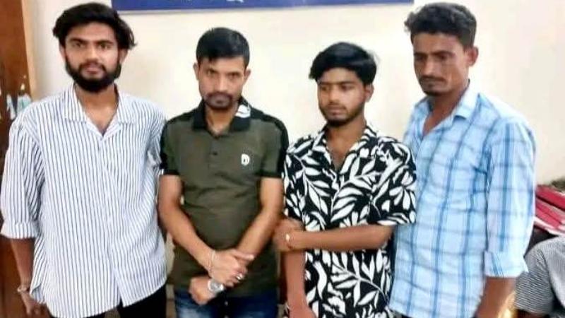 চাঁদপুর সদর হাসপাতালে ডিবি পুলিশের অভিযানে দালাল চক্রের ৪ সদস্য আটক