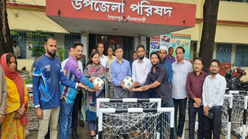 সৈয়দপুরে অসহায় ও দুস্থদের মাঝে সেলাইমেশিন বিতরণ