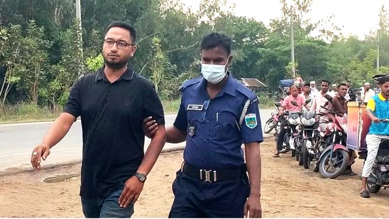 নন্দীগ্রামে ভুয়া ডিজিএফআই পরিচয়ে ফিলিং স্টেশনে তদারকি, যুবক গ্রেফতার