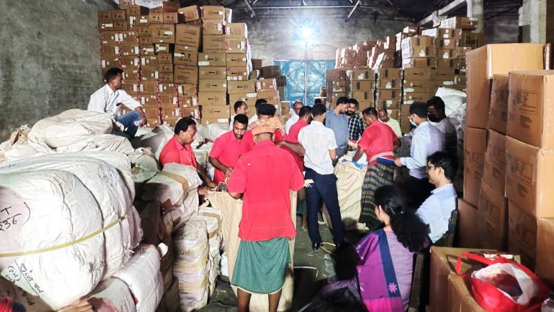 বেনাপোল স্থলবন্দরে আবারো ঘোষণাবহির্ভূত পণ্য জব্দ, প্রায় কোটি টাকার শুল্ক ফাঁকির চেষ্টা