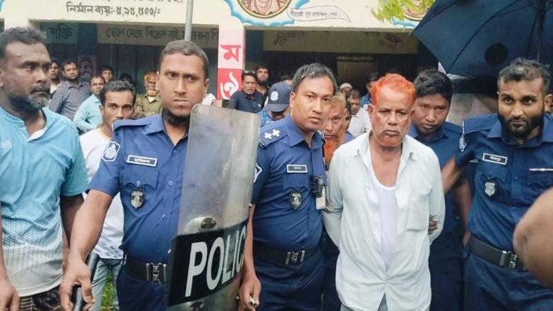 ৩য় শ্রেণির ছাত্রীকে শ্লীলতাহানির অভিযোগে প্রধান শিক্ষক আটক