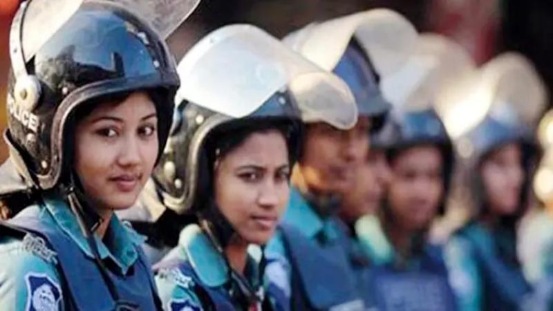 পুলিশ সদস্যদের দায়িত্ব পালনে বিভিন্ন প্রতিকূলতা