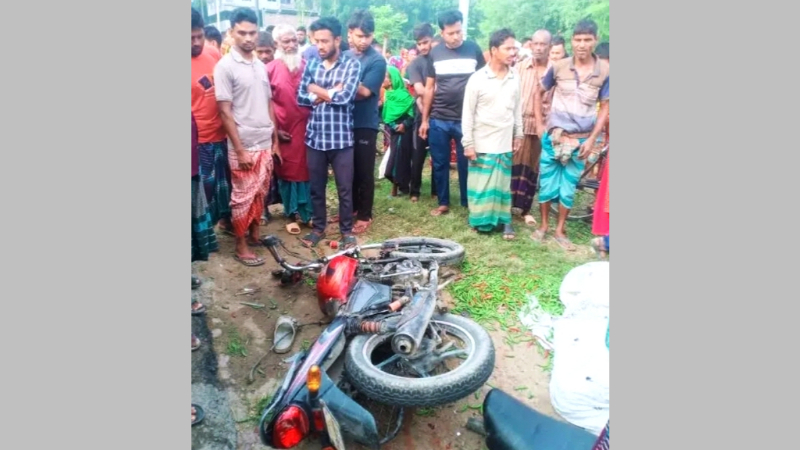 শার্শায় কভার্ড ভ্যান ও মোটরসাইকেল সংঘর্ষে নিহত ২