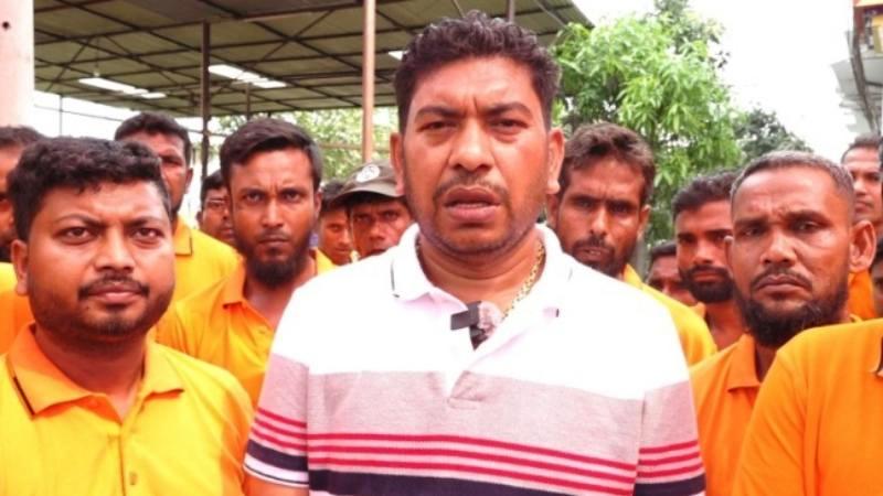 যশোরে ১৭টি গরু কোরবানি দিয়ে মানুষের মাঝে মাংস বিতরণ করলো ফারুক মোড়ল ফাউন্ডেশন