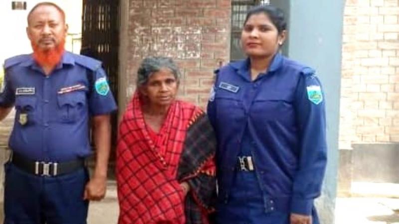 তানোরে মাদকের ১৫ মামলার মহিলা আসামী গ্রেফতার
