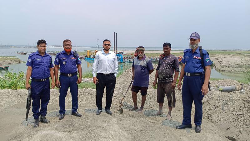 ভেড়ামারায় অবৈধ বালু উত্তোলনের দায়ে ৫০ হাজার টাকা জরিমানা