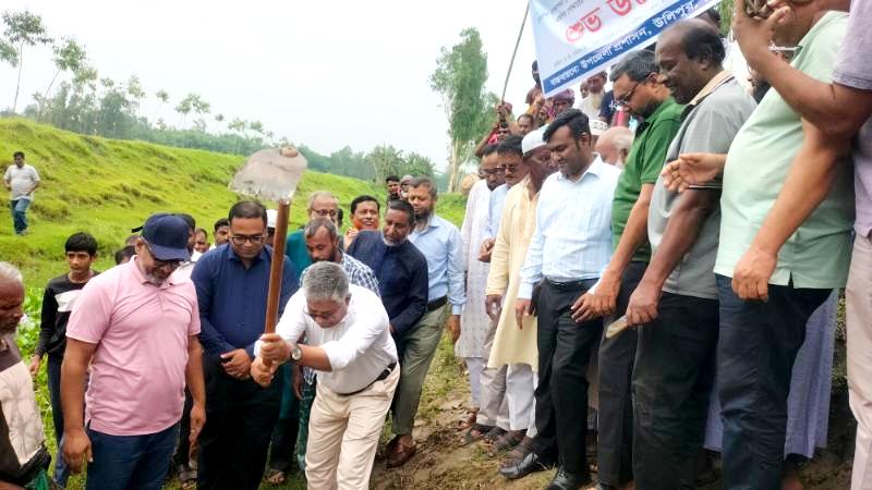উলিপুরে খাল খনন কর্মসূচির উদ্বোধন