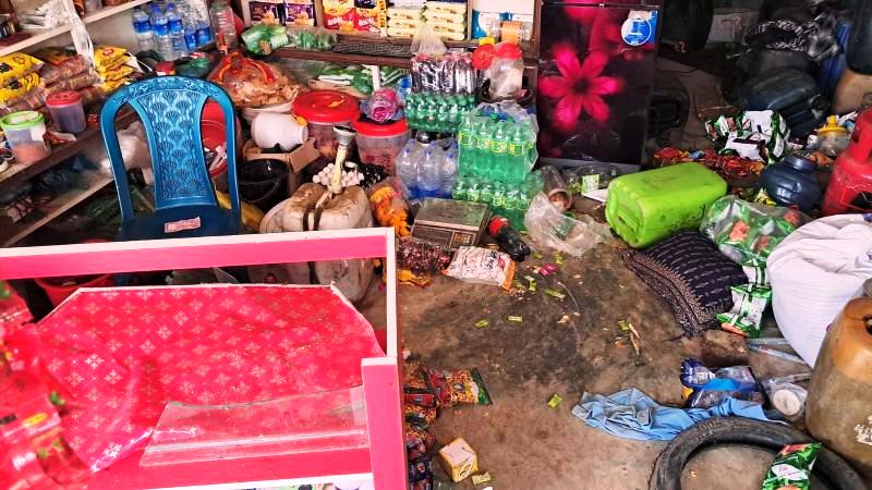 মোরেলগঞ্জে বাকি না দেওয়ায় দোকানে হামলা, নারীসহ ৪ জন হাসপাতালে