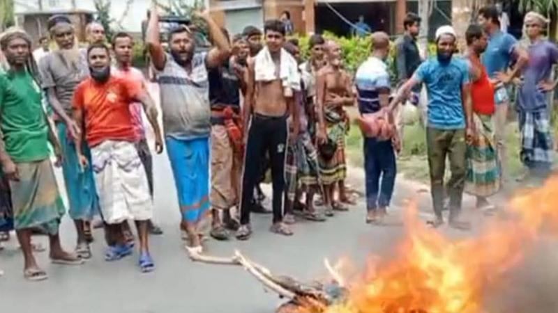 খুলনায় কাঁচা পাট রপ্তানির ওপর নিষেধাজ্ঞা প্রত্যাহারের দাবিতে সড়কে অবরোধ কর্মসূচি