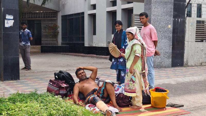 খুলনা মেডিকেল কলেজ হাসপাতালে আগুন, আহত পাঁচ. দুই নার্স আইসিইউতে ভর্তি