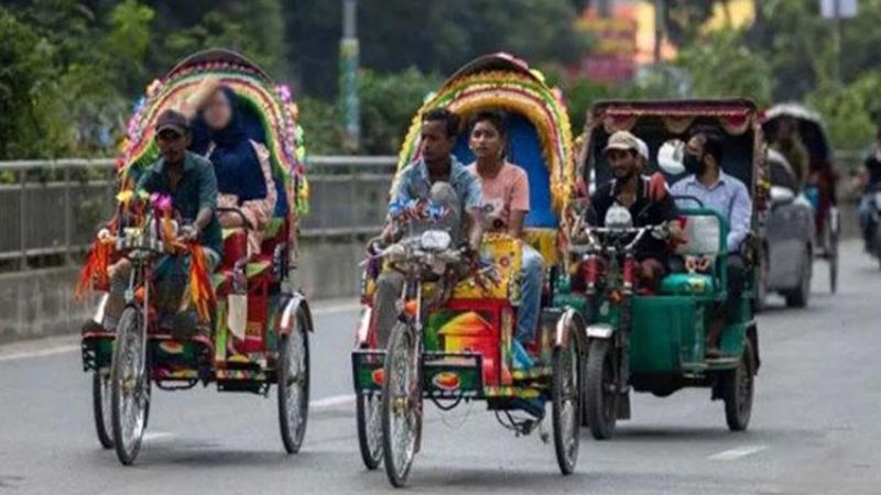 বিদ্যুৎ গিলছে অটো চার্জার ভ্যান ও রিকশা