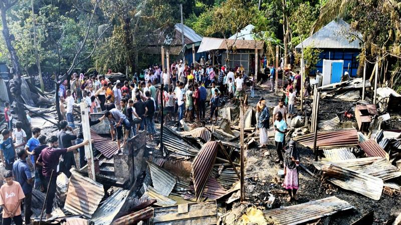 চাঁদপুরের ফরিদগঞ্জে আগুনে পুড়েছে ১১ পরিবারের ২০ বসতঘর