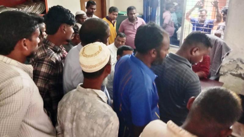 ভিজিএফের চাল ওজনে কম দেয়ার অভিযোগ, সৈয়দপুরের দুই ইউনিয়নে উত্তেজনা