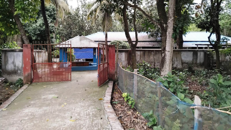 কুষ্টিয়া তিন পুলিশের তদন্তের দাবিতে ফুঁসছে এলাকাবাসী