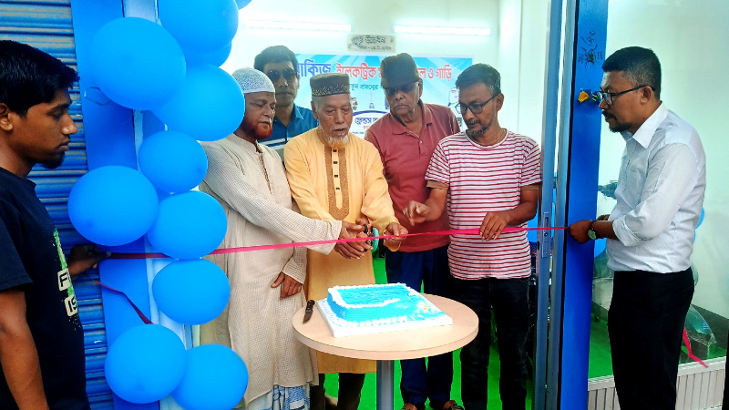 ডোমারে আকিজ ইলেকট্রিক মটরসাইকেল শো-রুমের শুভ উদ্বোধন
