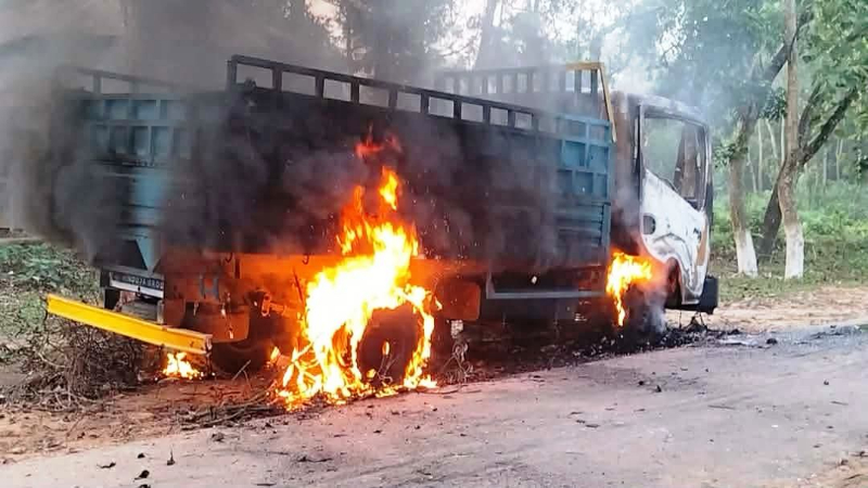 গাজীপুরে চোর সন্দেহে গণপিটুনি, ৩ জনের মৃত্যু