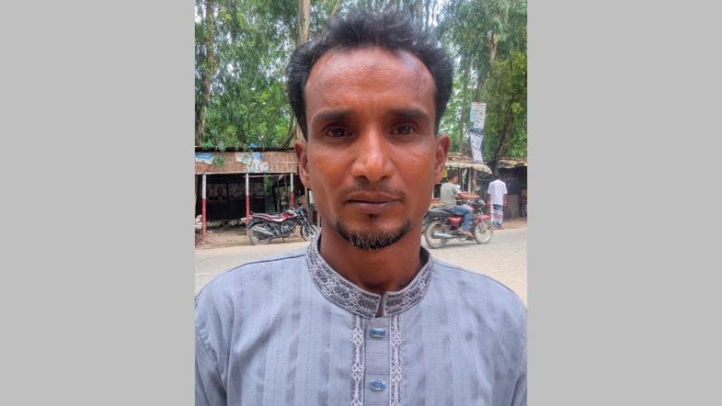 উল্লাপাড়ায় কবিরাজের কথায় হারানো গহনার পেতে কাঠ মিস্ত্রীকে চেয়ারম্যানের নোটিশ, নিন্দা ও তোলপাড়