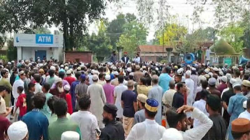 ভারতে মুসলিম নির্যাতন ও হত্যার প্রতিবাদে সৈয়দপুরে মানববন্ধন-বিক্ষোভ