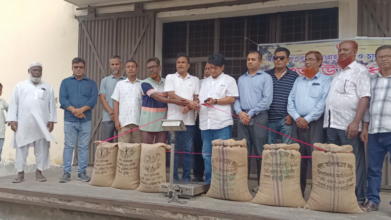 দিনাজপুরের হিলিতে বোরো মৌসুমের ধান ও চাল সংগ্রহের উদ্বোধন