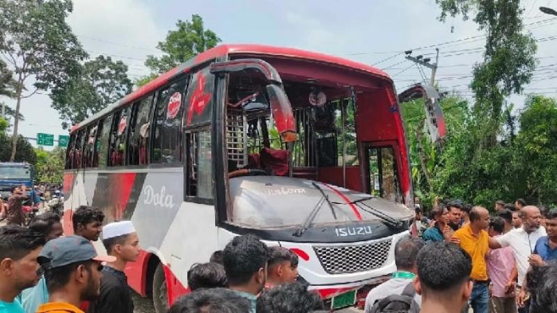 গোপালগঞ্জে বাস-মোটরসাইকেল সংঘর্ষে নিহত ৫