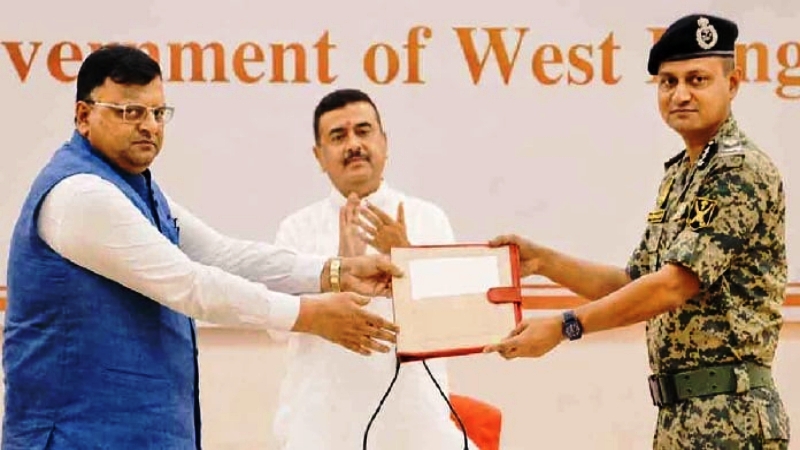 সীমান্তে কাঁটাতারের বেড়া নির্মাণে বিএসএফকে জমি হস্তান্তর