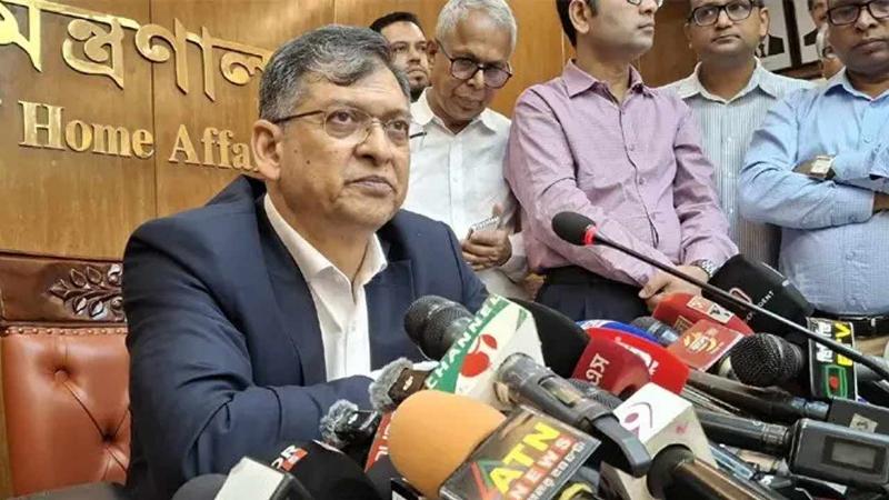 পুলিশের পোশাকে আগের জামা বহাল, প্যান্টের রং হবে খাকি: স্বরাষ্ট্রমন্ত্রী