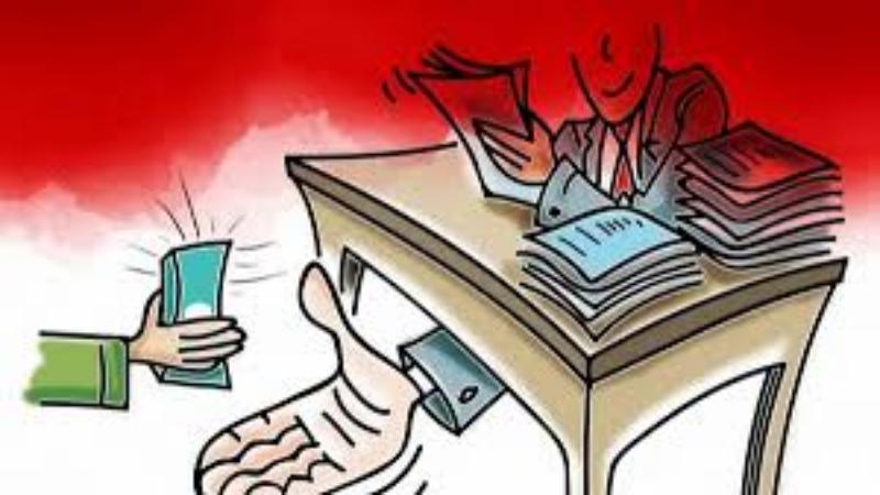 রাস্তার কাজ শেষে বিল প্রদানে ঘুষ দাবী, দ্বারে দ্বারে ঘুরছেন ঠিকাদার